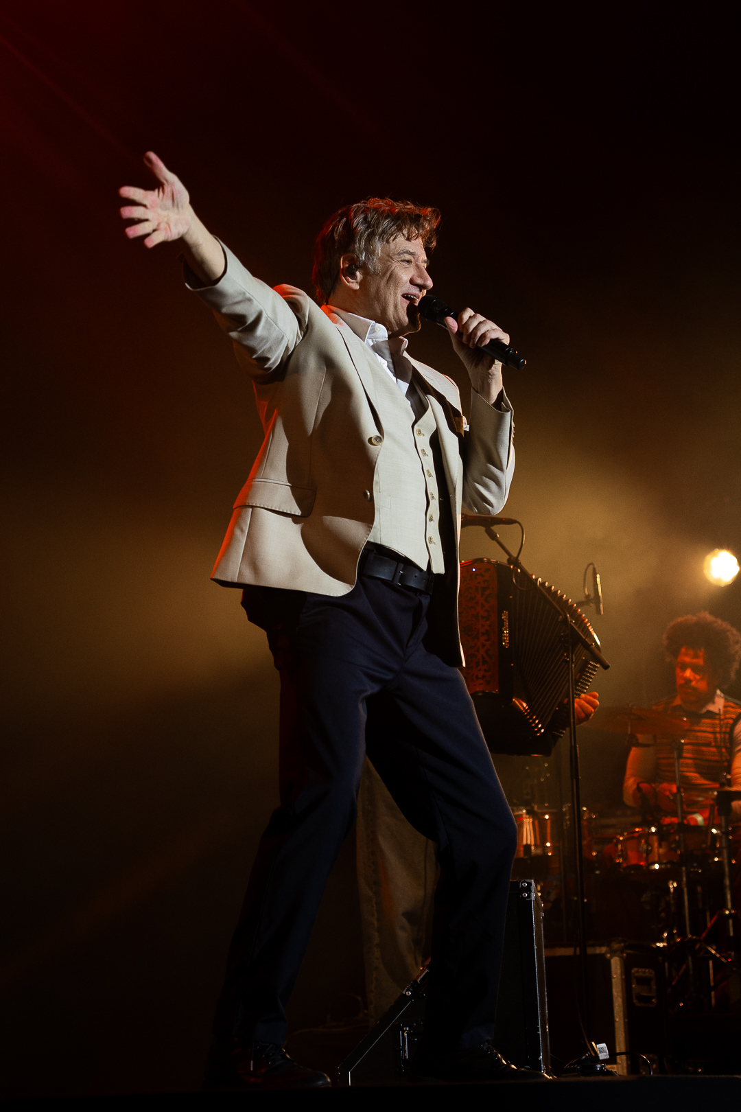 Bart Peeters @ Curiosity Festival, picture 3, photographed by Luca Depuydt - FrontView Magazine