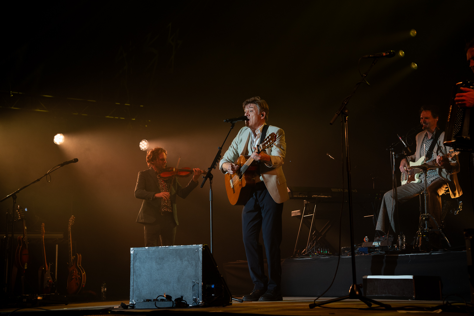 Bart Peeters @ Curiosity Festival, picture 12, photographed by Luca Depuydt - FrontView Magazine