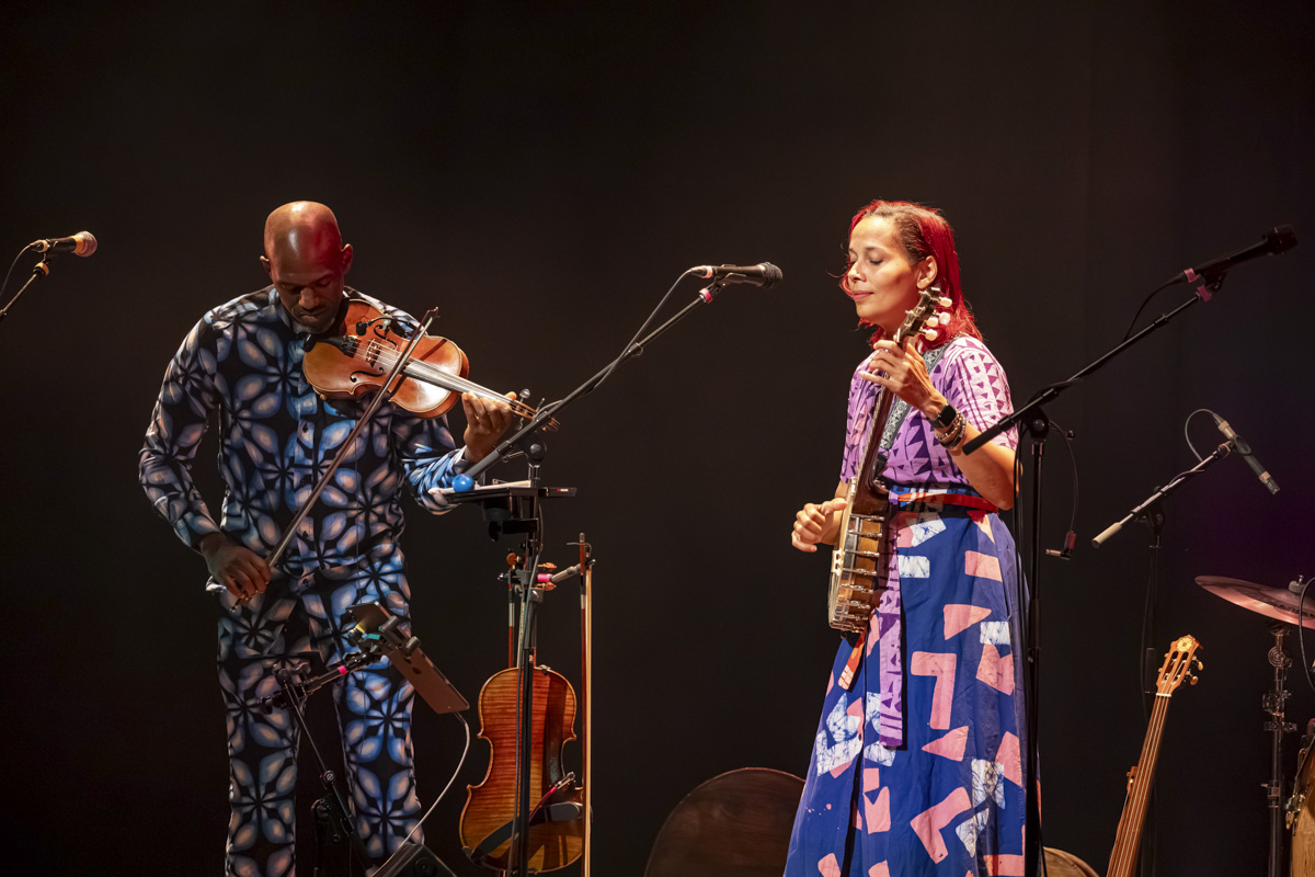 Rhiannon Giddens @ De Roma, foto 2, foto's door dirk janssens - FrontView Magazine
