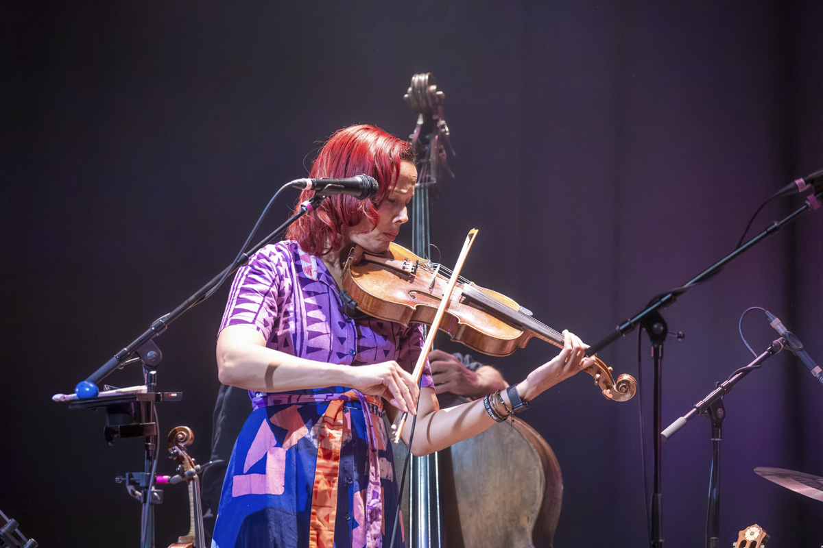 Rhiannon Giddens @ De Roma, foto 6, foto's door dirk janssens - FrontView Magazine