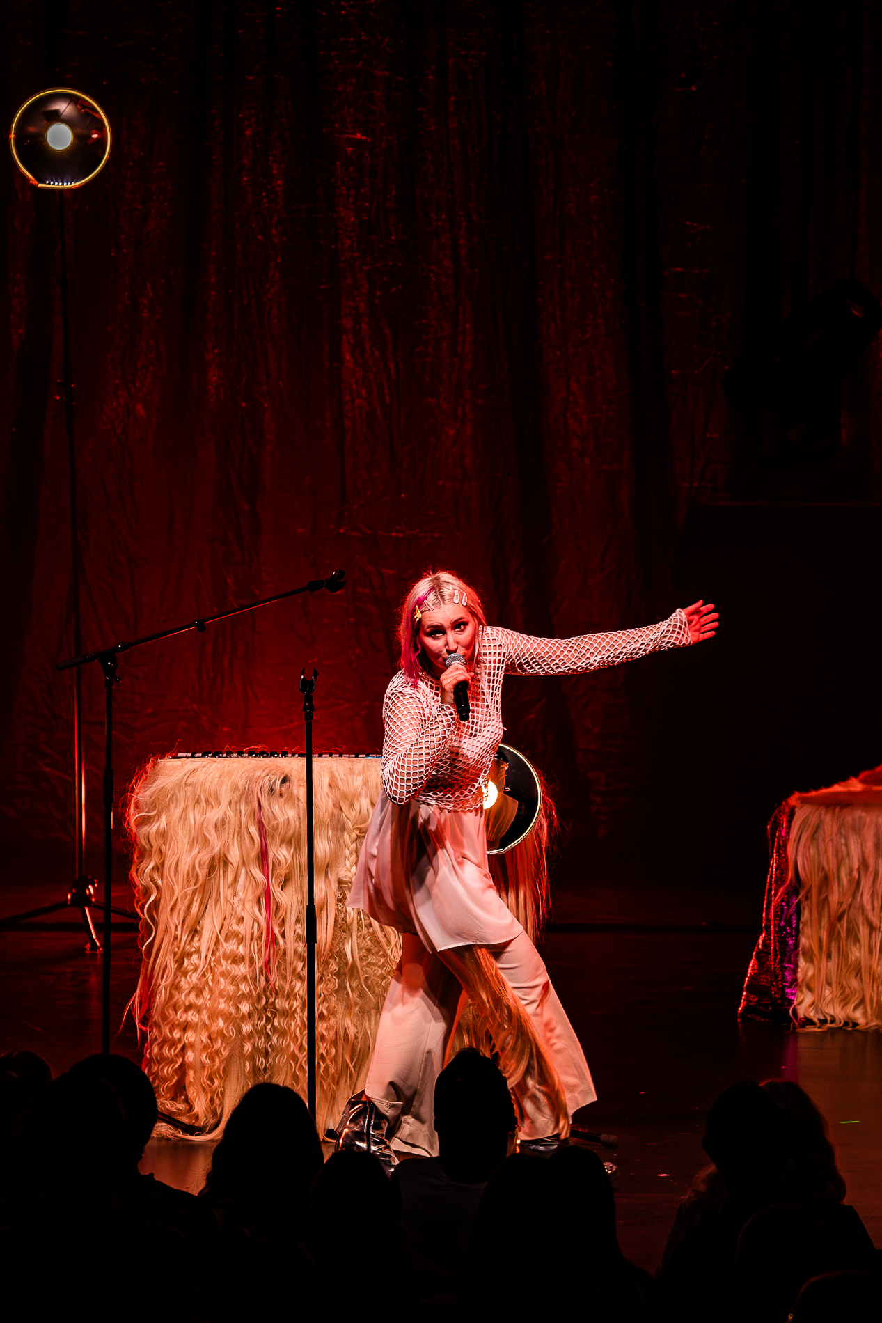 Alice On The Roof @ Koninklijk Circus, picture 31, photographed by Jürgen Bruynooghe - FrontView Magazine