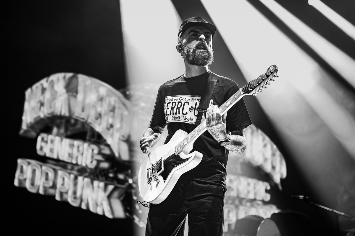 Neck Deep @ Vorst Nationaal, picture 5, photographed by Anoek Houben - FrontView Magazine