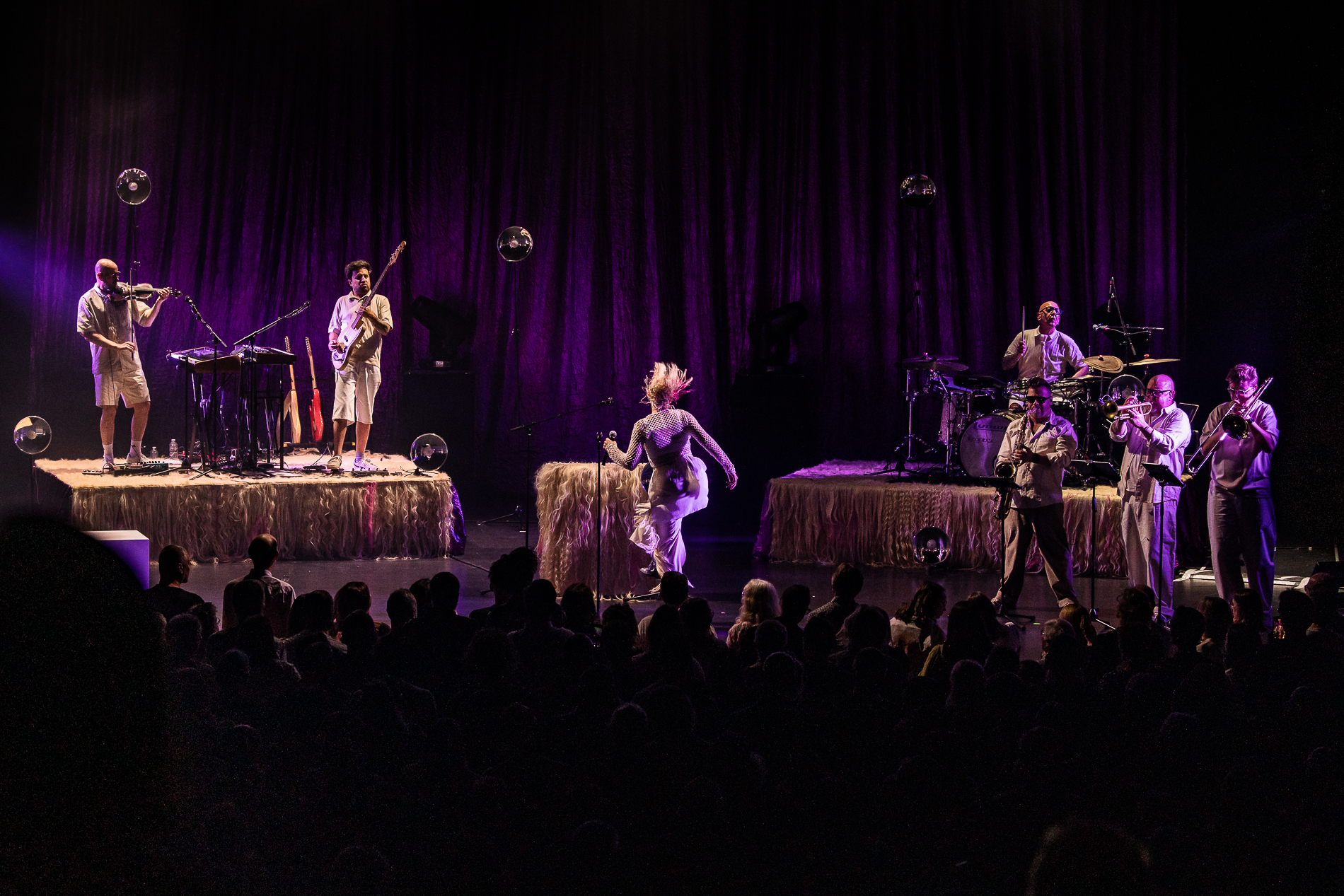 Alice On The Roof @ Koninklijk Circus, picture 33, photographed by Jürgen Bruynooghe - FrontView Magazine