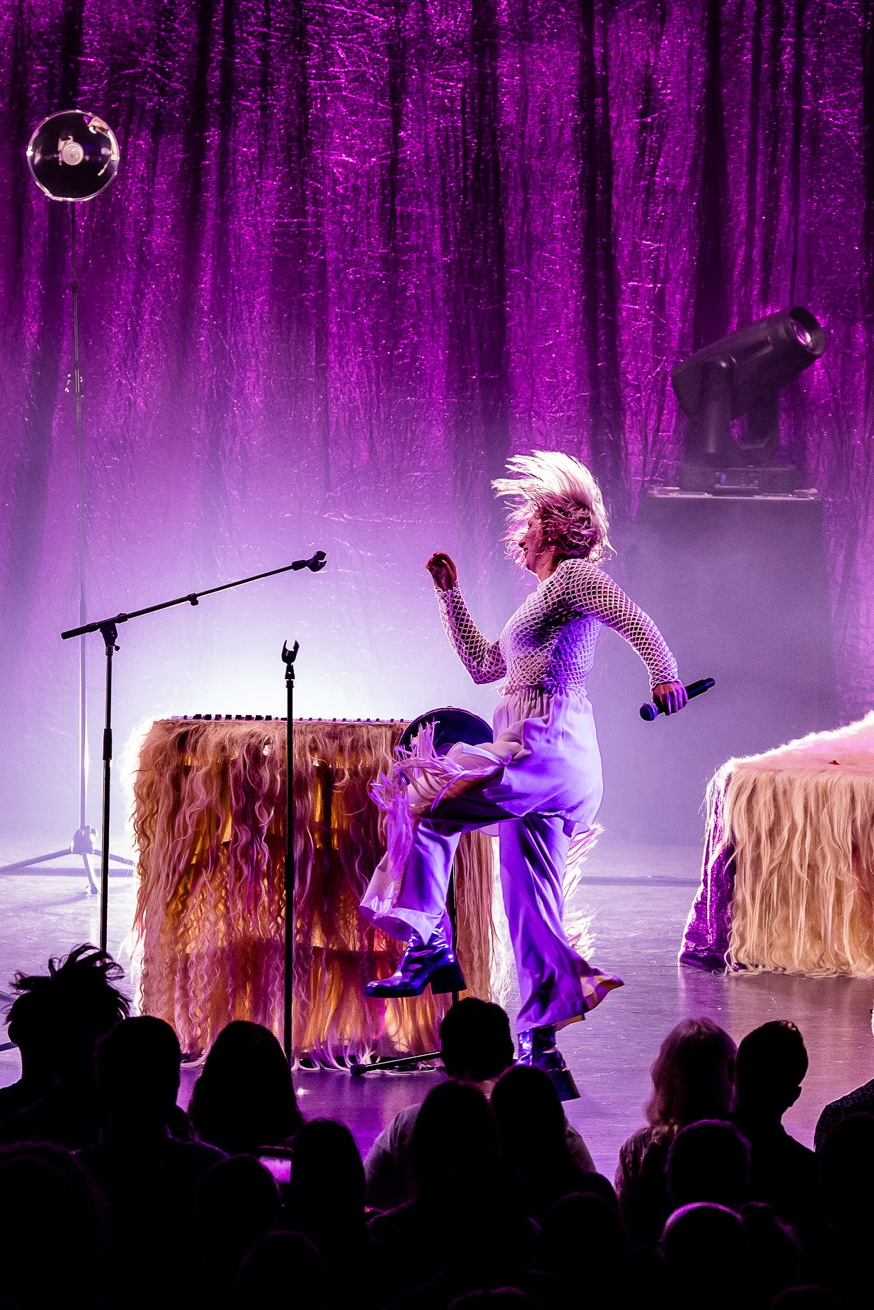 Alice On The Roof @ Koninklijk Circus, picture 34, photographed by Jürgen Bruynooghe - FrontView Magazine