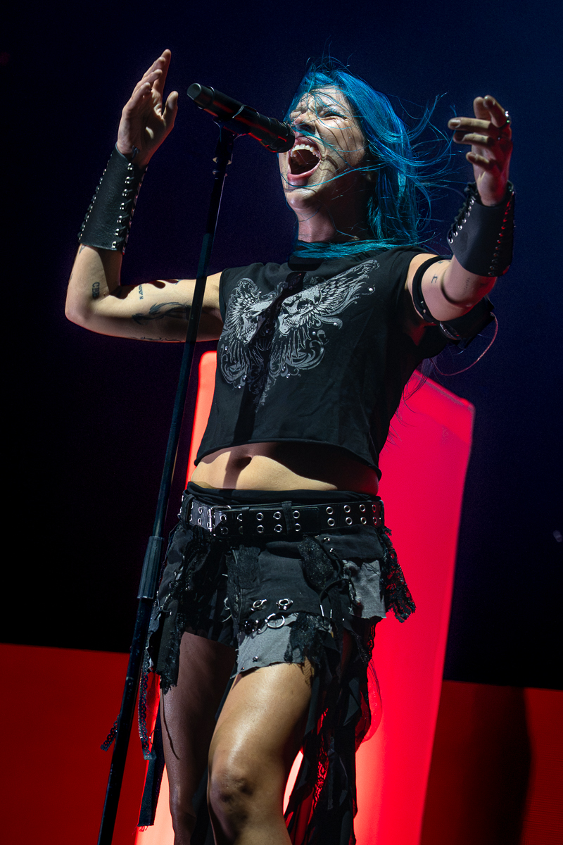 Charlotte Sands @ Vorst Nationaal, picture 4, photographed by Anoek Houben - FrontView Magazine