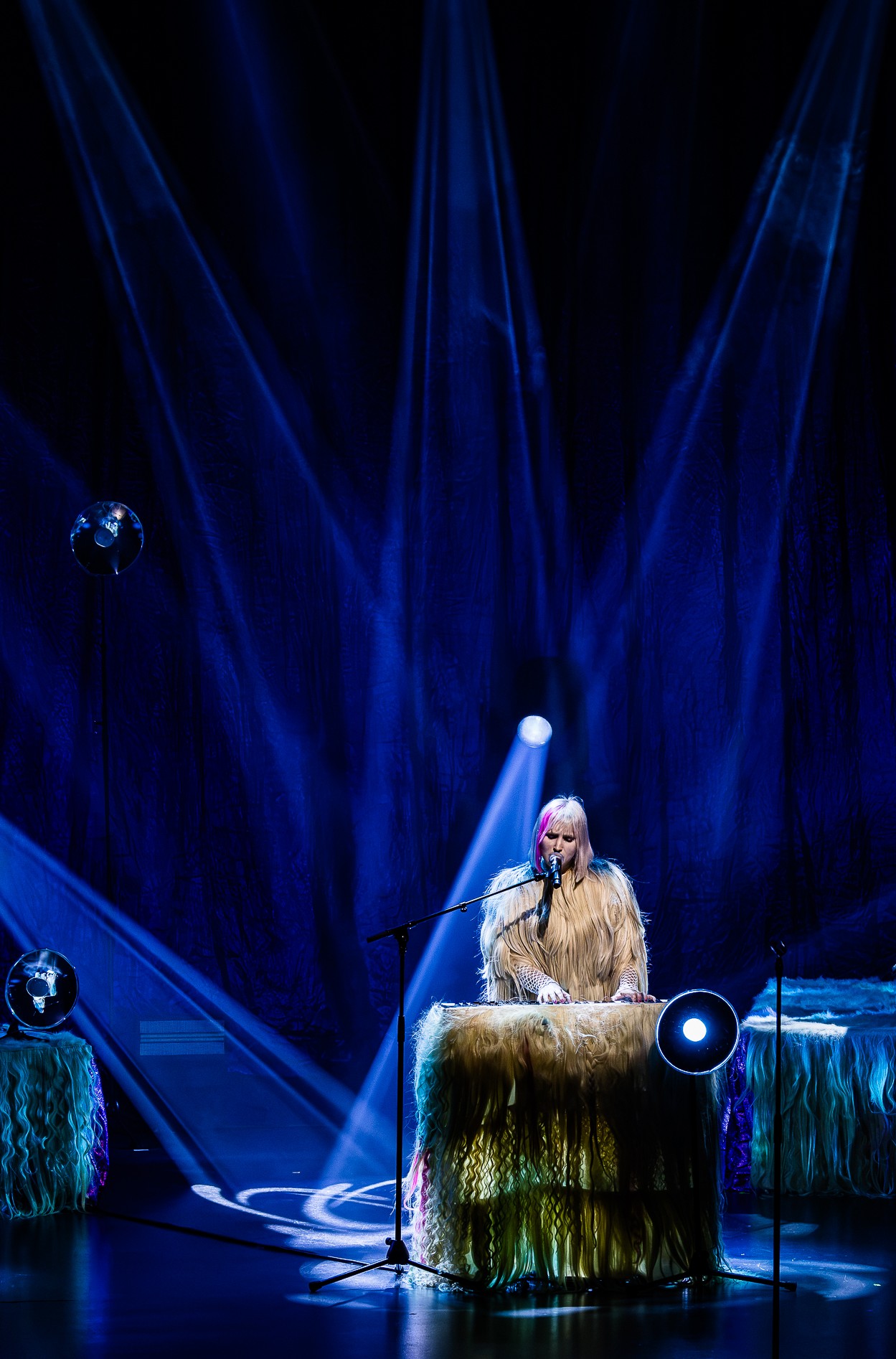 Alice On The Roof @ Koninklijk Circus, picture 14, photographed by Jürgen Bruynooghe - FrontView Magazine