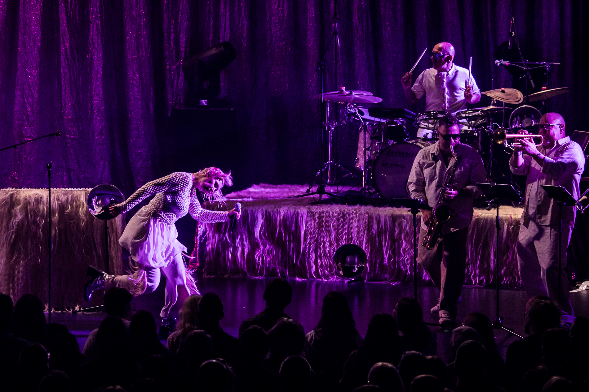 Alice On The Roof @ Koninklijk Circus, picture 35, photographed by Jürgen Bruynooghe - FrontView Magazine