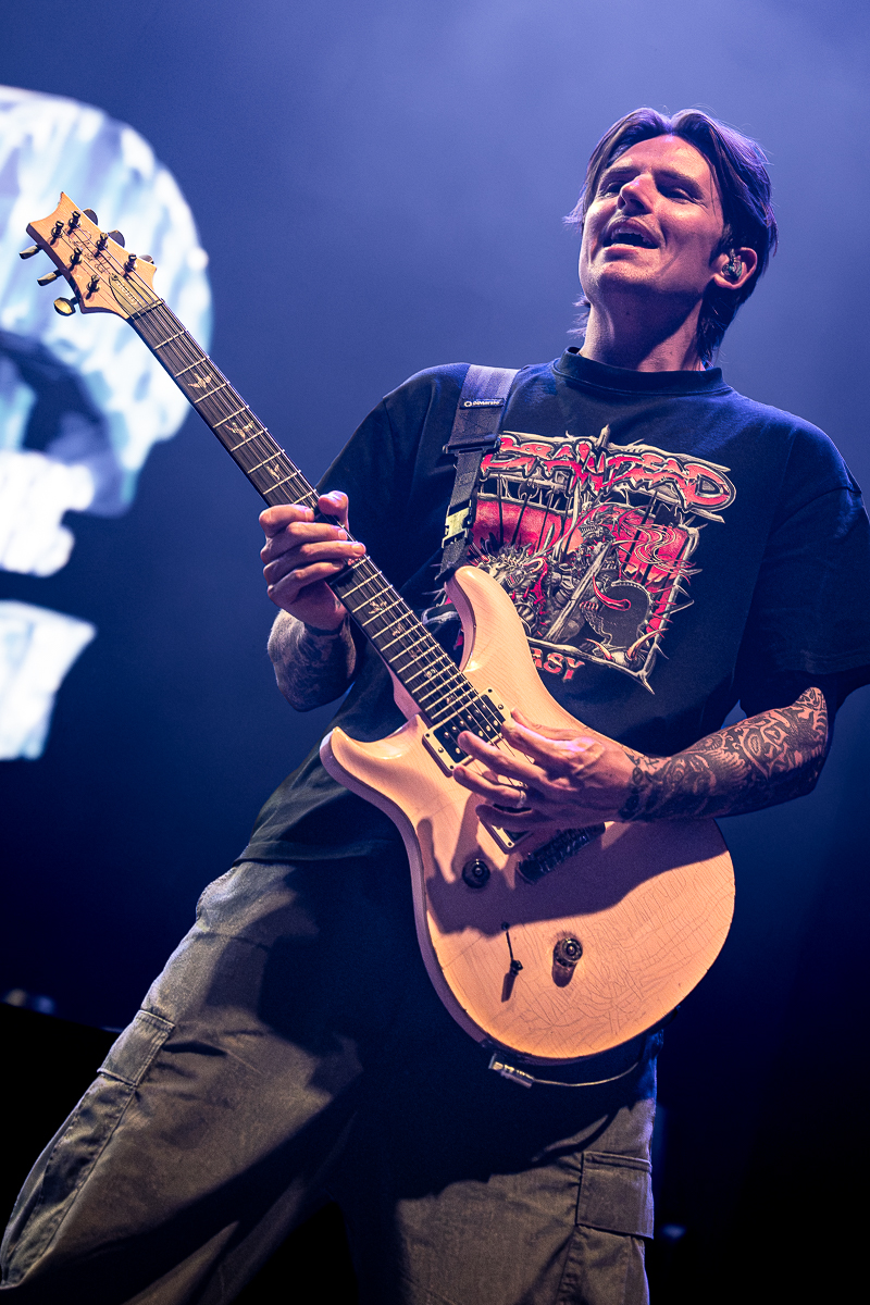 Neck Deep @ Vorst Nationaal, picture 4, photographed by Anoek Houben - FrontView Magazine