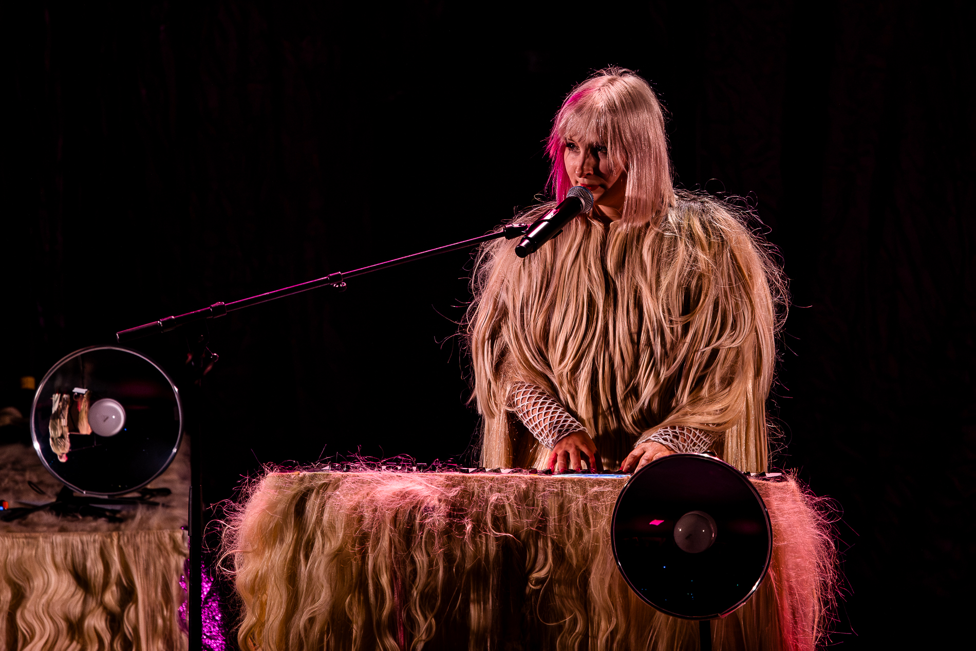 Alice On The Roof @ Koninklijk Circus, picture 3, photographed by Jürgen Bruynooghe - FrontView Magazine