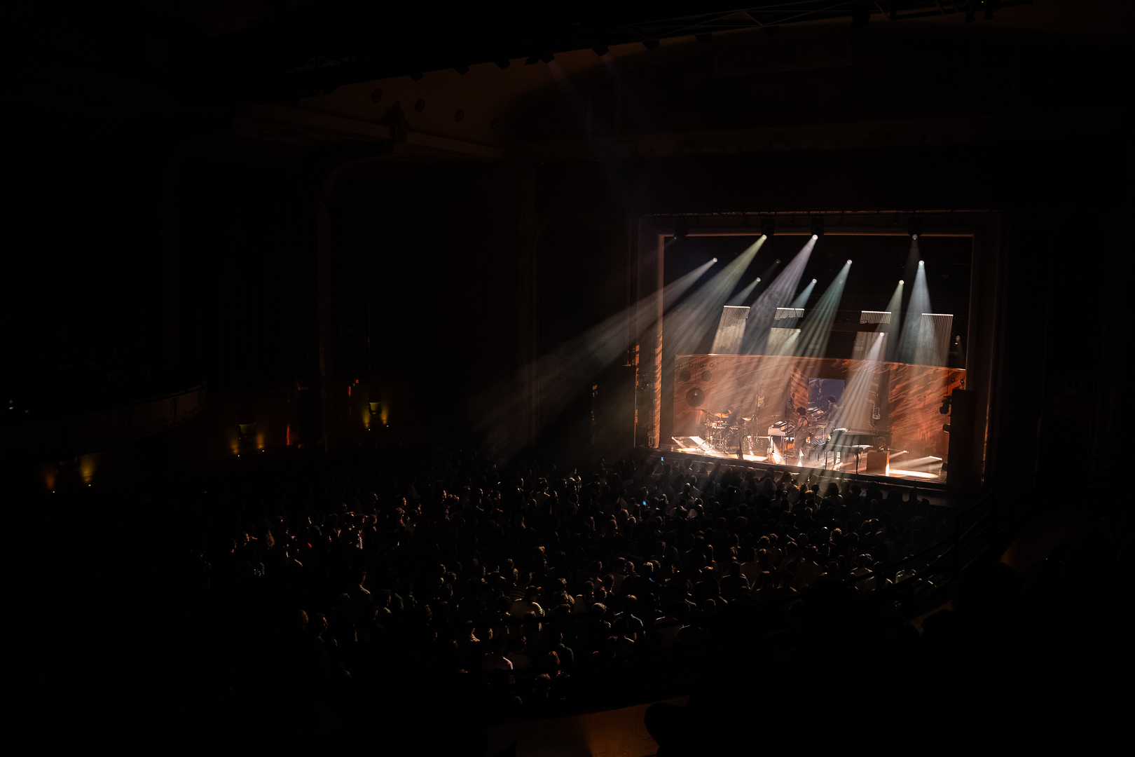 FKJ @ De Roma, picture 19, photographed by Luca Depuydt - FrontView Magazine