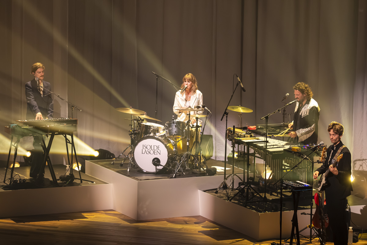 Isolde Lasoen @ De Roma, picture 9, photographed by dirk janssens - FrontView Magazine