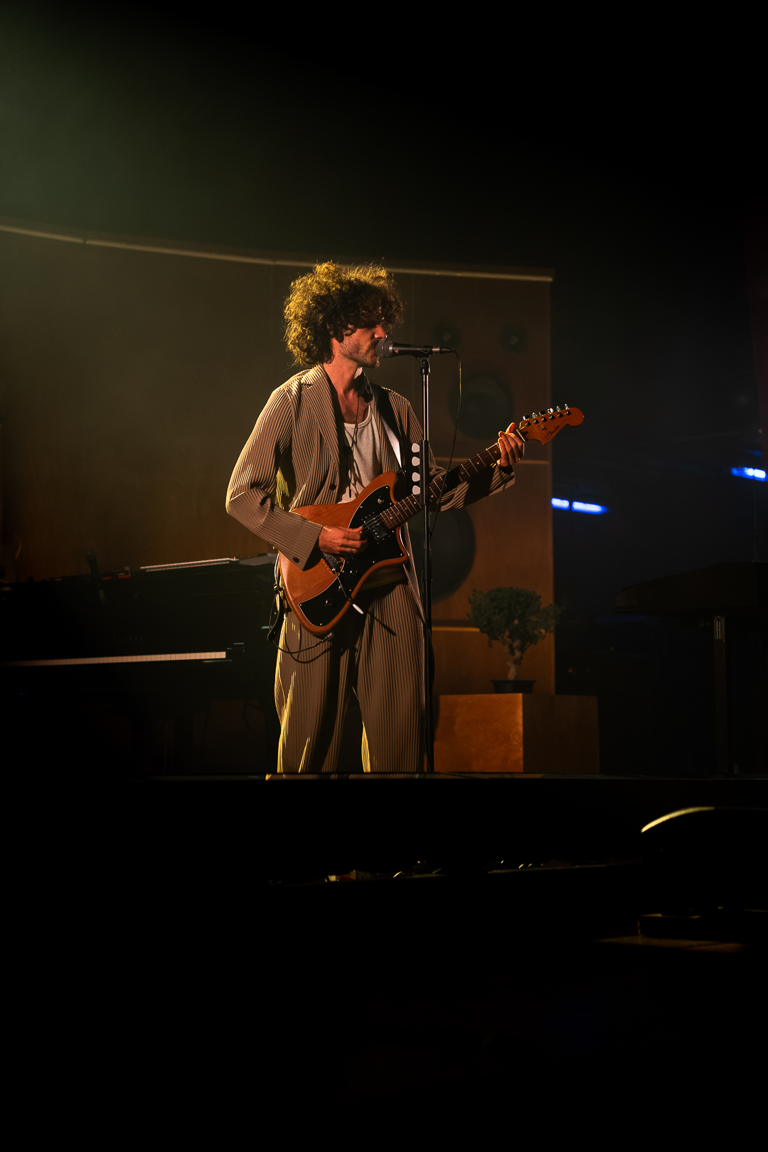 FKJ @ De Roma, picture 12, photographed by Luca Depuydt - FrontView Magazine