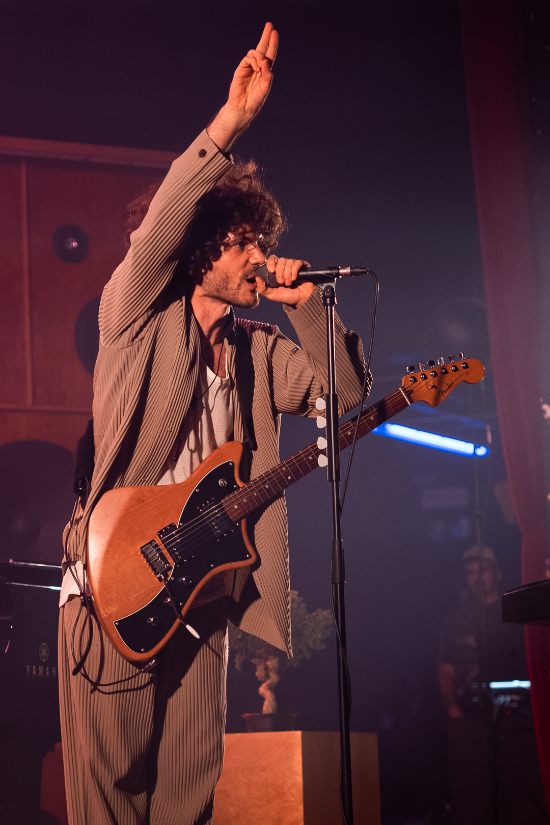 FKJ @ De Roma, picture 3, photographed by Luca Depuydt - FrontView Magazine