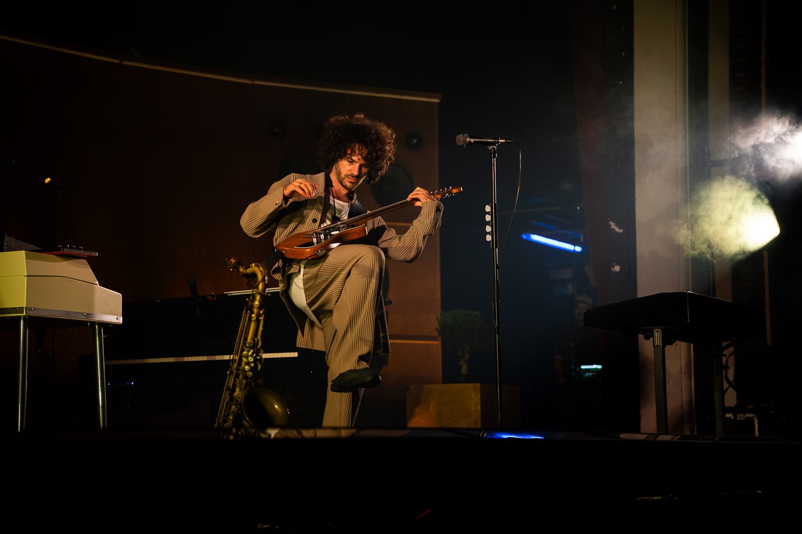 FKJ @ De Roma, picture 1, photographed by Luca Depuydt - FrontView Magazine
