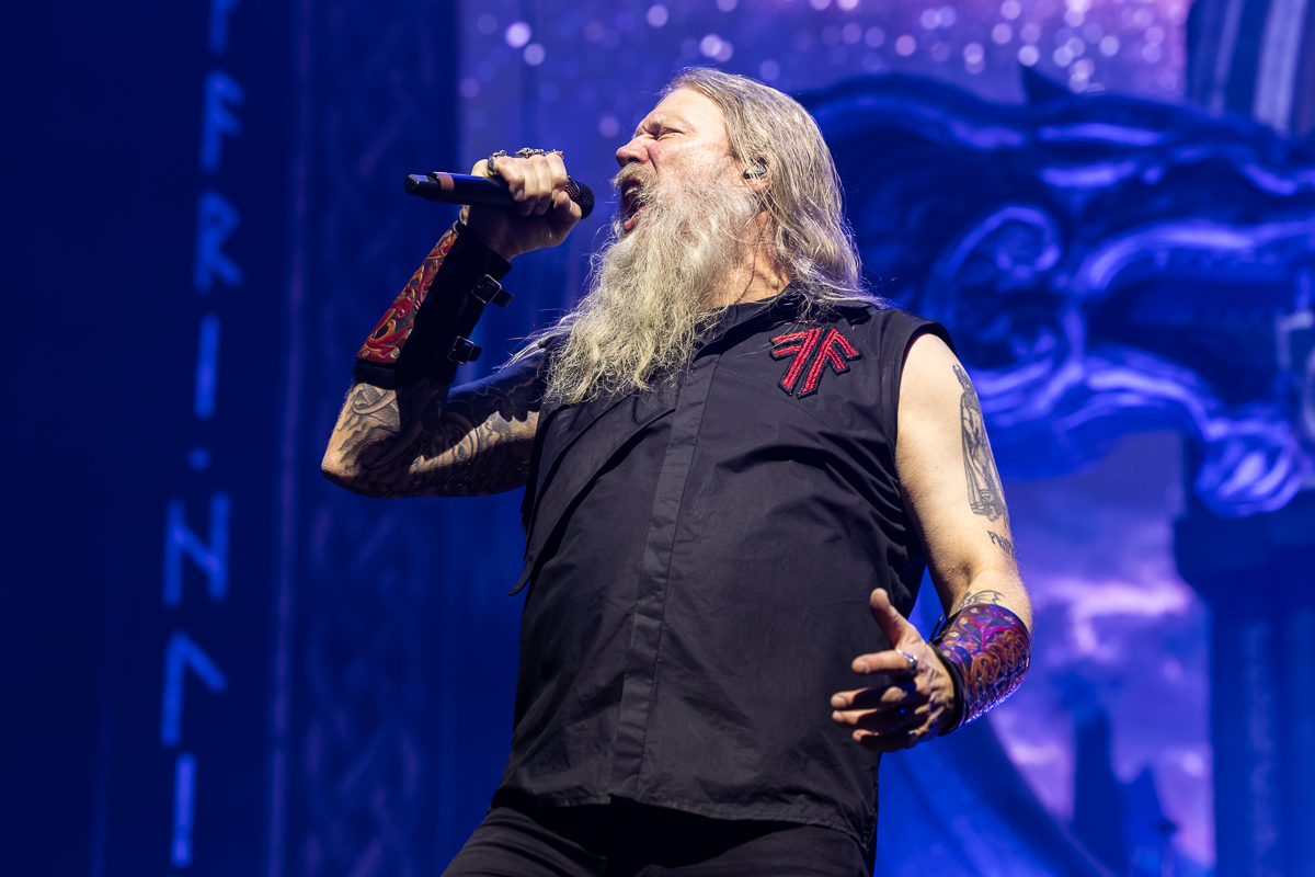 Amon Amarth @ Lotto Arena, picture 2, photographed by David Johnson - FrontView Magazine