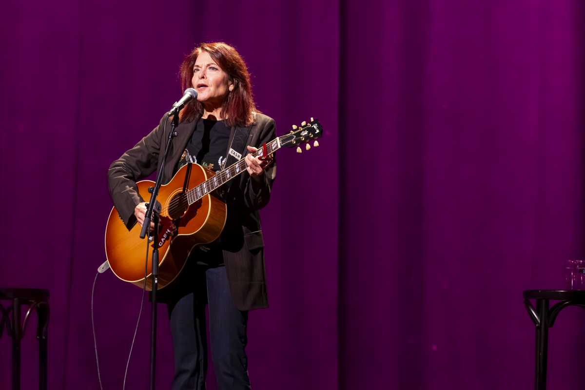 Rosanne Cash en John Leventhal@De Roma, foto 2, foto's door dirk janssens - FrontView Magazine