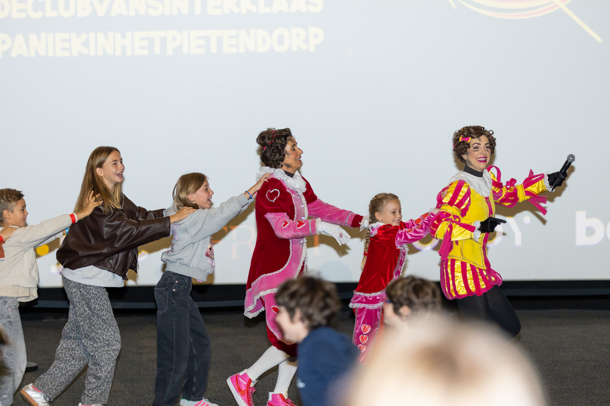 Première De Club van Sinterklaas: Paniek in het Pietendorp, picture 59, photographed by Goele Bormans - FrontView Magazine