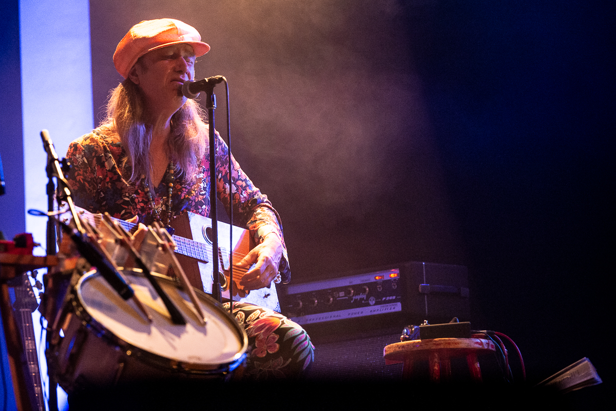 Stef Kamil Carlens & The Poem @Handelsbeurs Gent, foto 6, foto's door Raf Van Daele - FrontView Magazine
