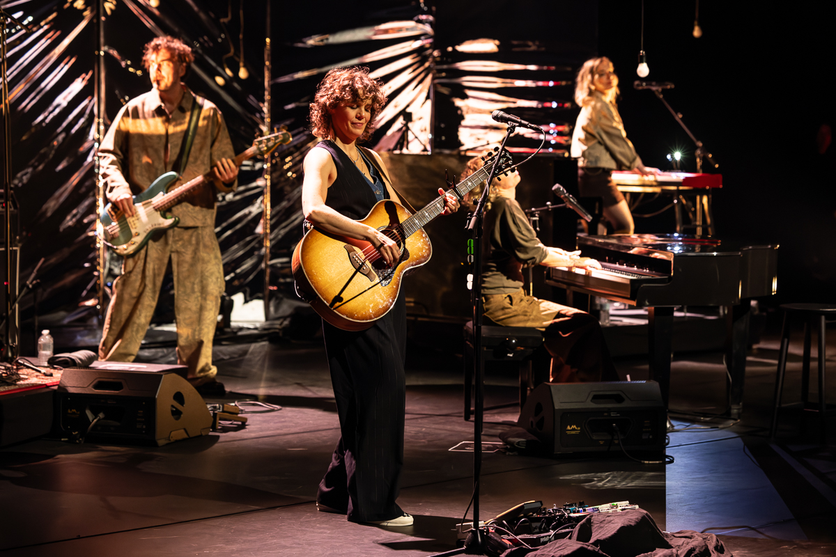 Krezip @ Stadsschouwburg Antwerpen, foto 9, foto's door David Johnson - FrontView Magazine
