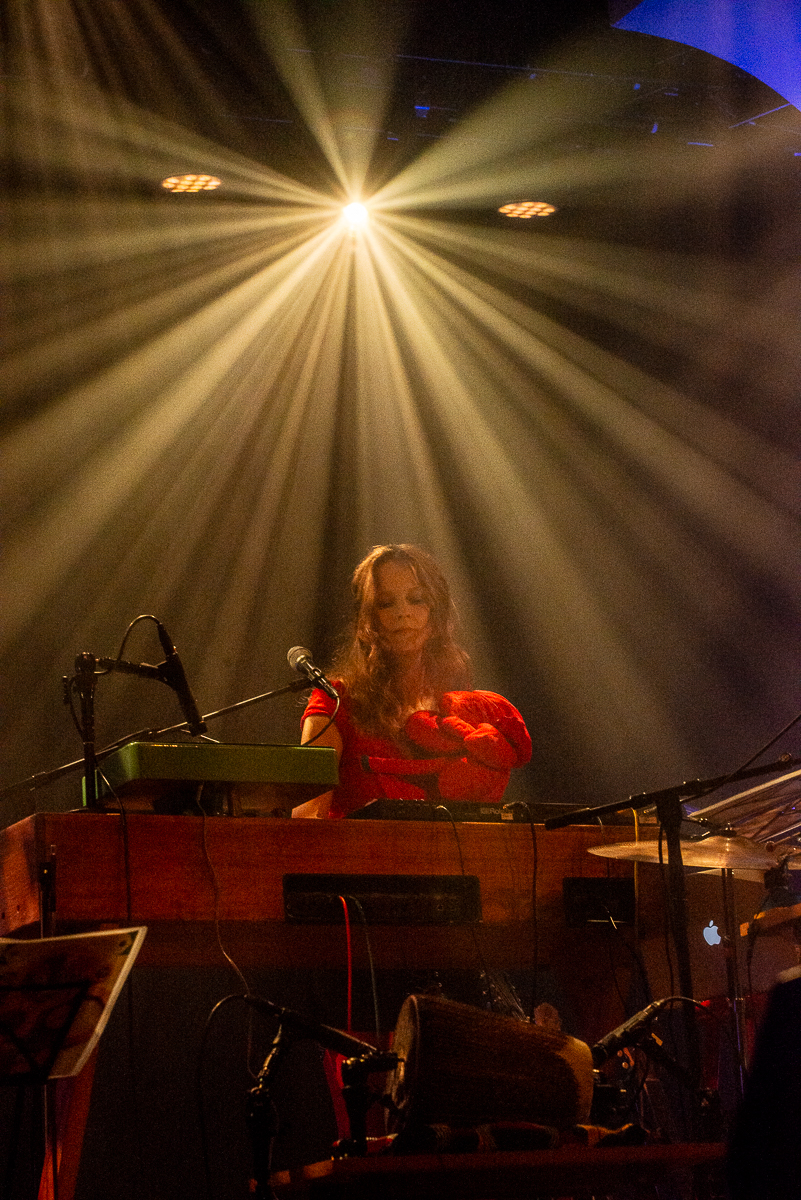 Stef Kamil Carlens & The Poem @Handelsbeurs Gent, foto 4, foto's door Raf Van Daele - FrontView Magazine