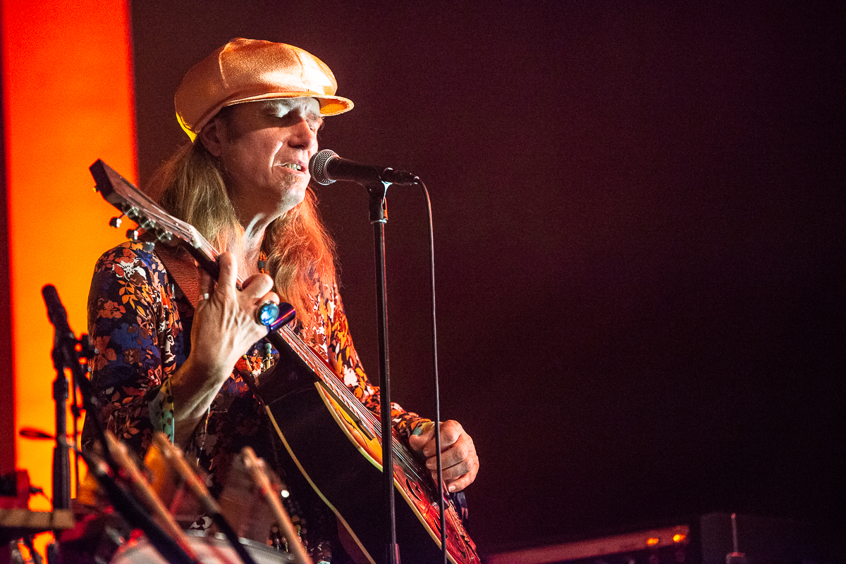 Stef Kamil Carlens & The Poem @Handelsbeurs Gent, foto 14, foto's door Raf Van Daele - FrontView Magazine