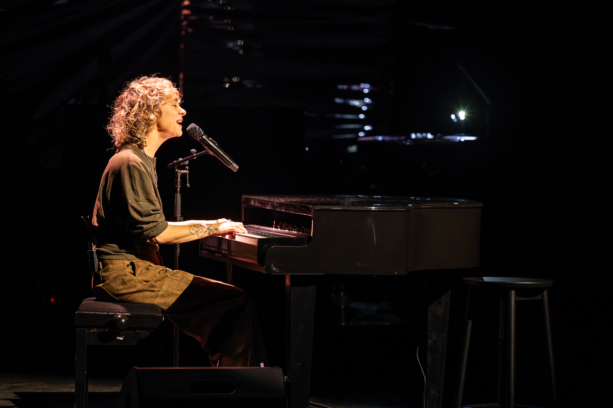 Krezip @ Stadsschouwburg Antwerpen, foto 5, foto's door David Johnson - FrontView Magazine
