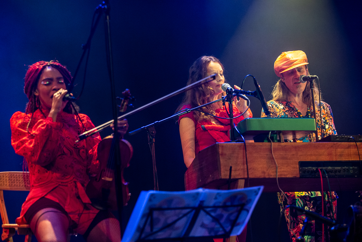 Stef Kamil Carlens & The Poem @Handelsbeurs Gent, foto 11, foto's door Raf Van Daele - FrontView Magazine