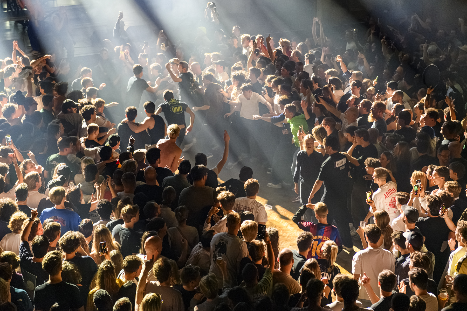 The Opposites @ De Roma, picture 19, photographed by Bart Janssens - FrontView Magazine