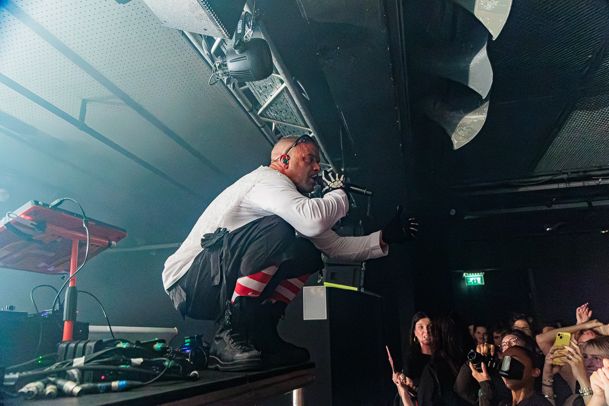 Ijsland @ Trix Club, picture 23, photographed by Peter Smet - FrontView Magazine